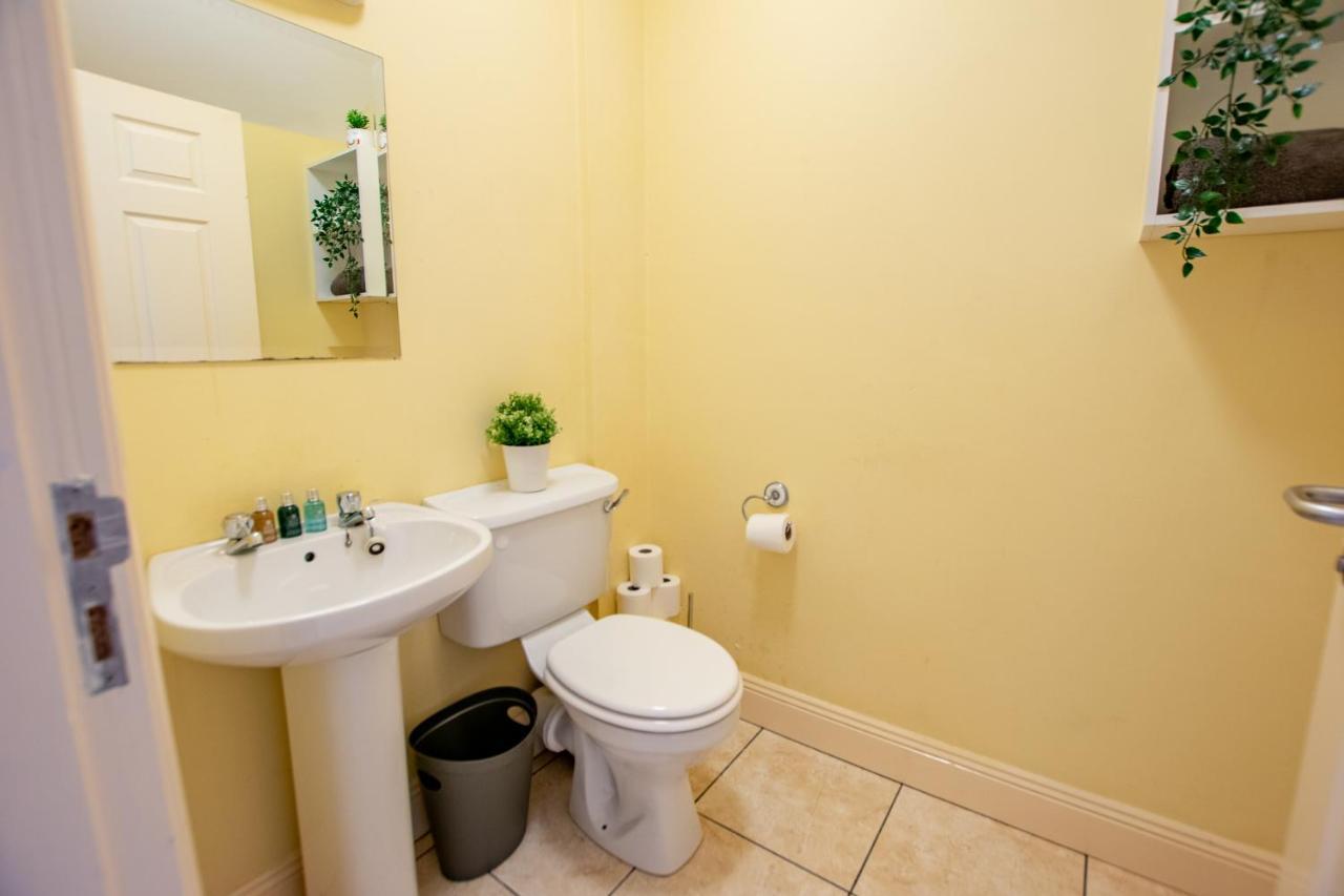 126 - Gort Na Coiribe 4 Bedroom Duplex, By Shortstays 戈尔韦 外观 照片