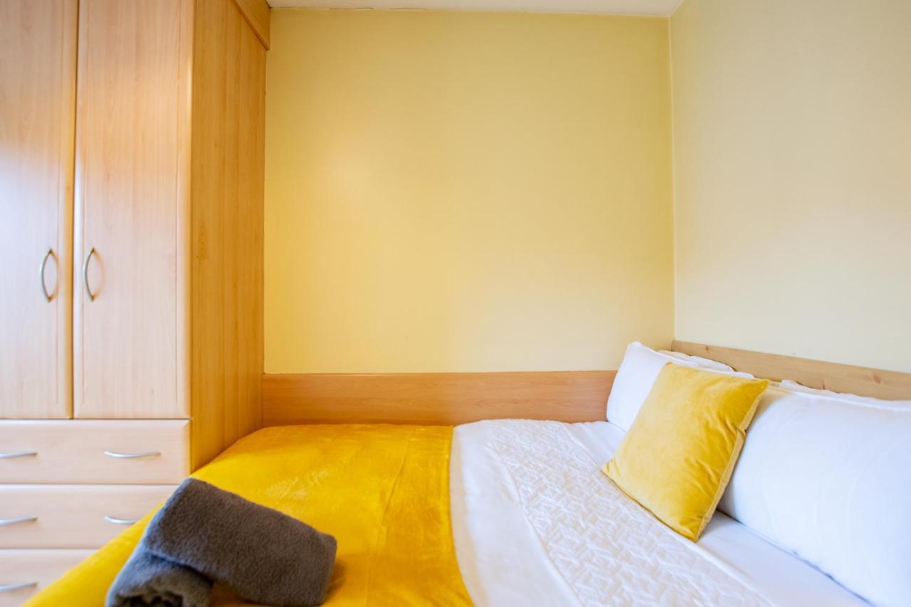 126 - Gort Na Coiribe 4 Bedroom Duplex, By Shortstays 戈尔韦 外观 照片