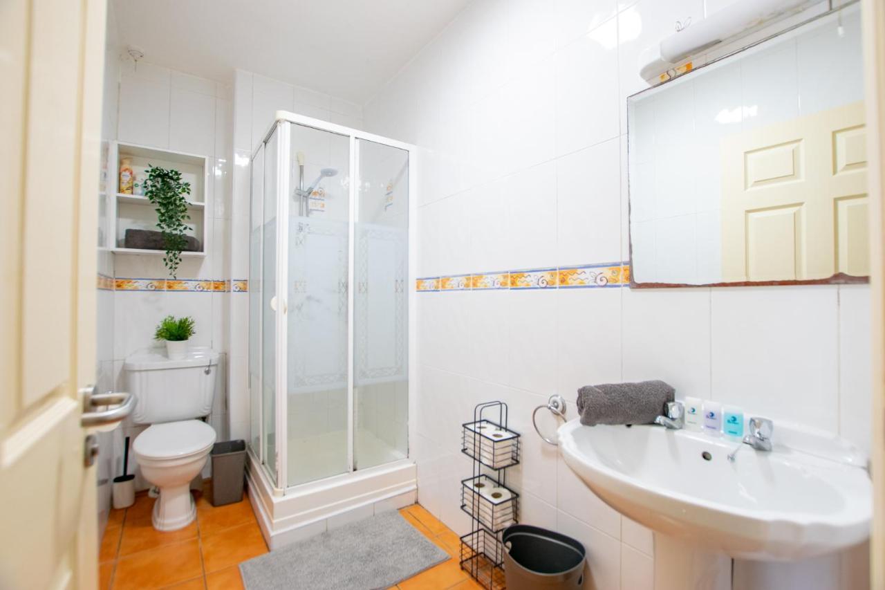 126 - Gort Na Coiribe 4 Bedroom Duplex, By Shortstays 戈尔韦 外观 照片