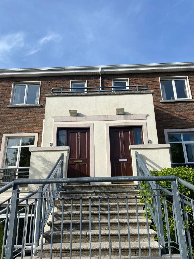 126 - Gort Na Coiribe 4 Bedroom Duplex, By Shortstays 戈尔韦 外观 照片